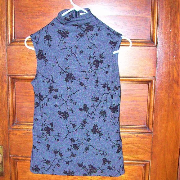*** BOGIE *** CHILD"S  TOP - Medium - Picture 1 of 1
